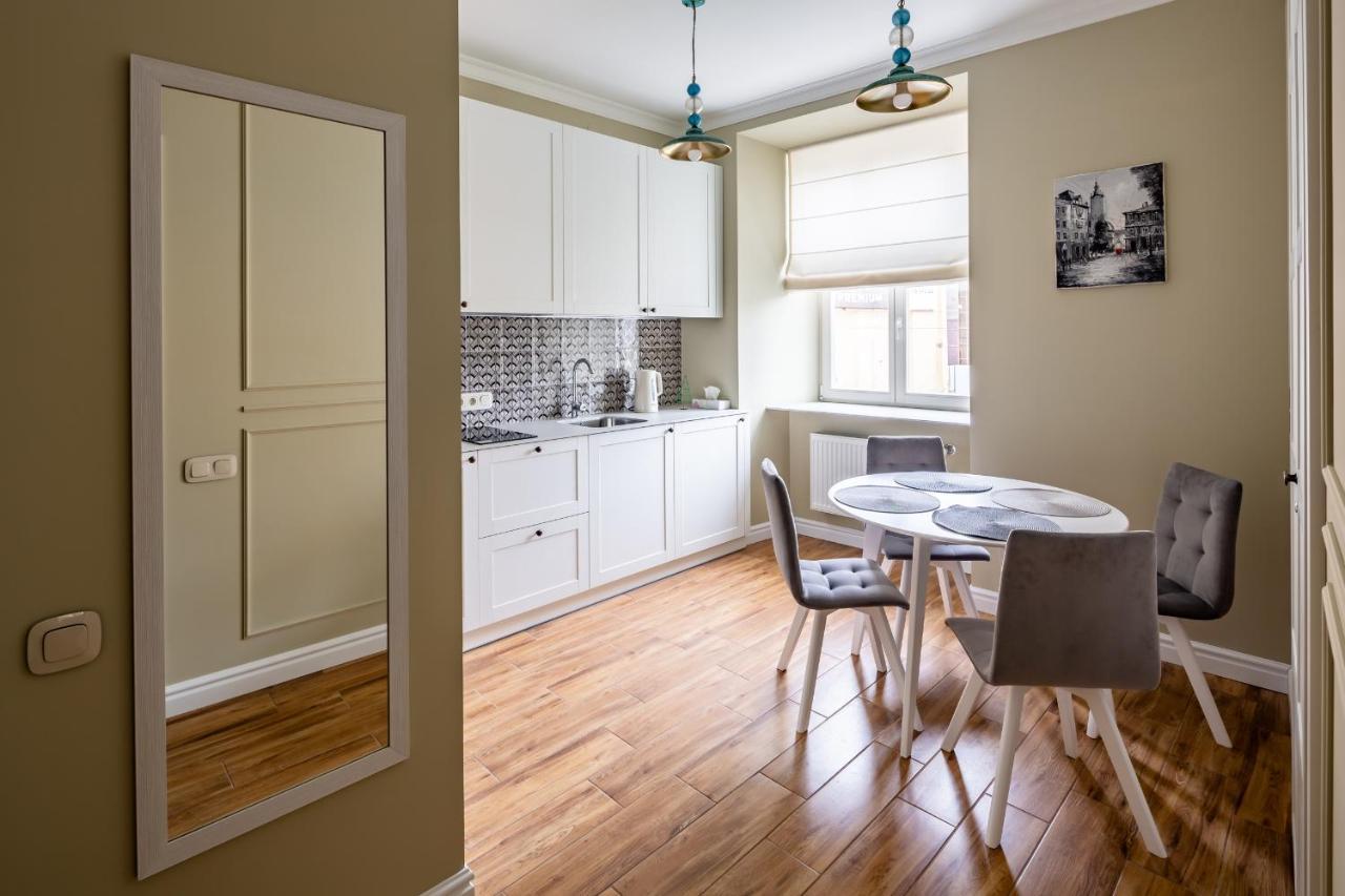 Romari Площа Катедральна 8 Lägenhet Lviv Exteriör bild