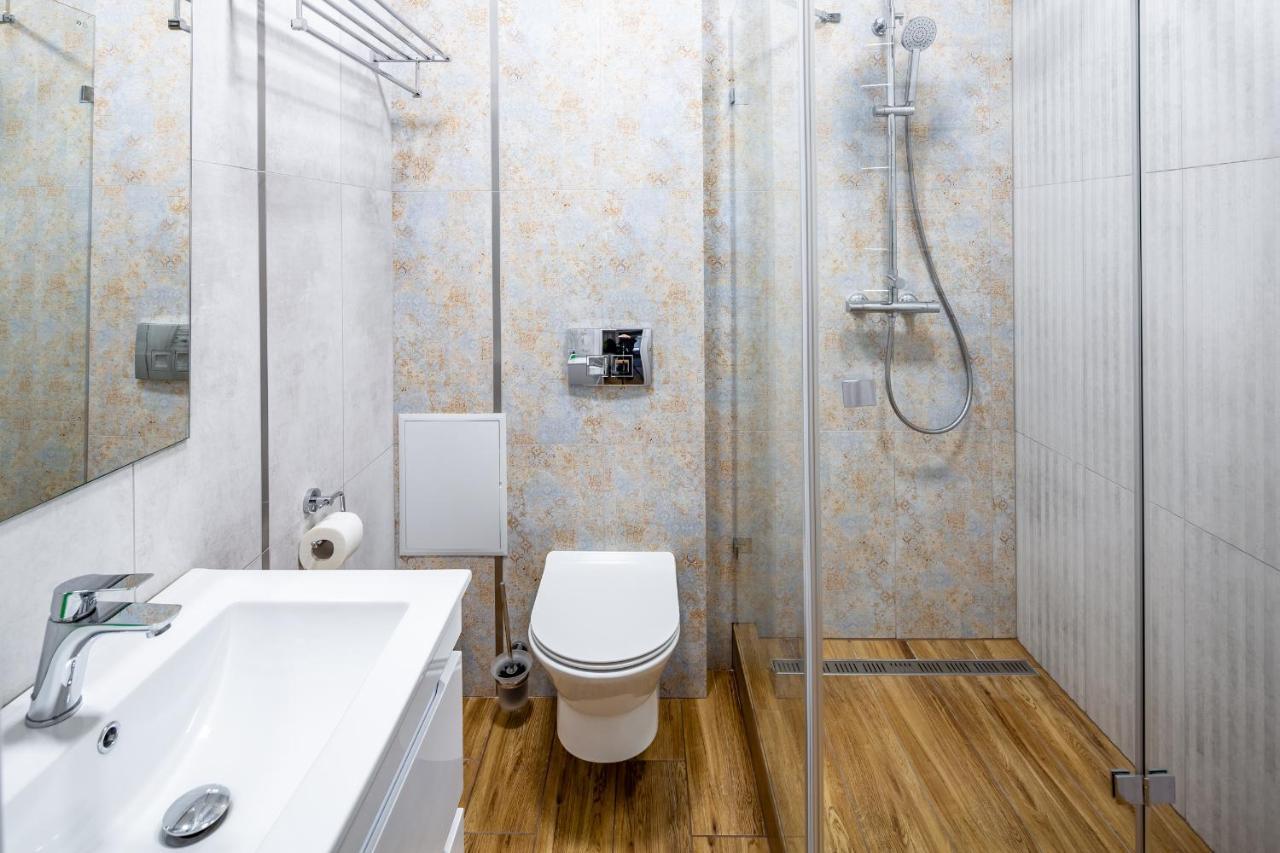 Romari Площа Катедральна 8 Lägenhet Lviv Exteriör bild