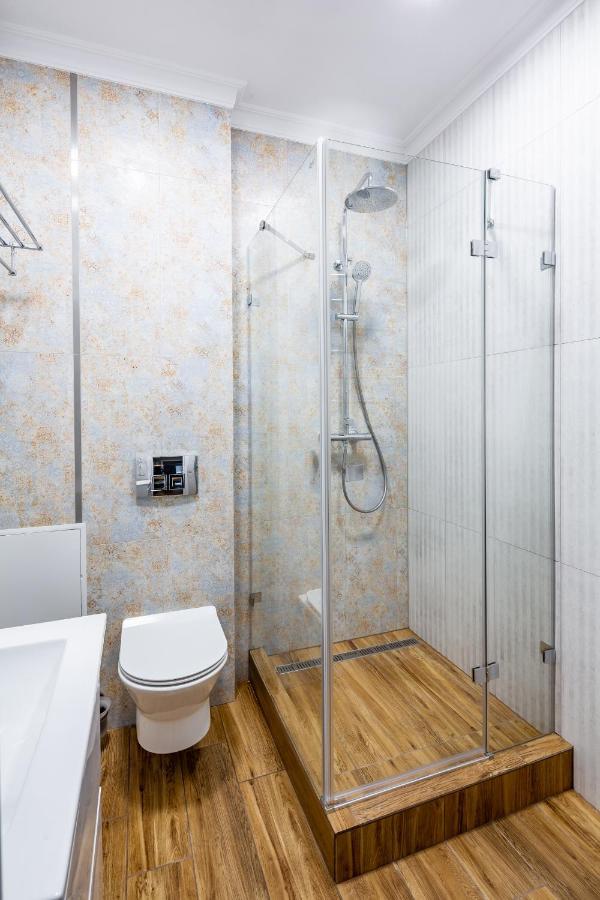 Romari Площа Катедральна 8 Lägenhet Lviv Exteriör bild