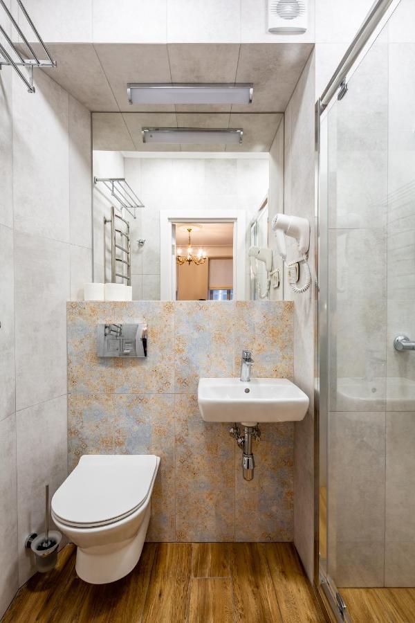 Romari Площа Катедральна 8 Lägenhet Lviv Exteriör bild