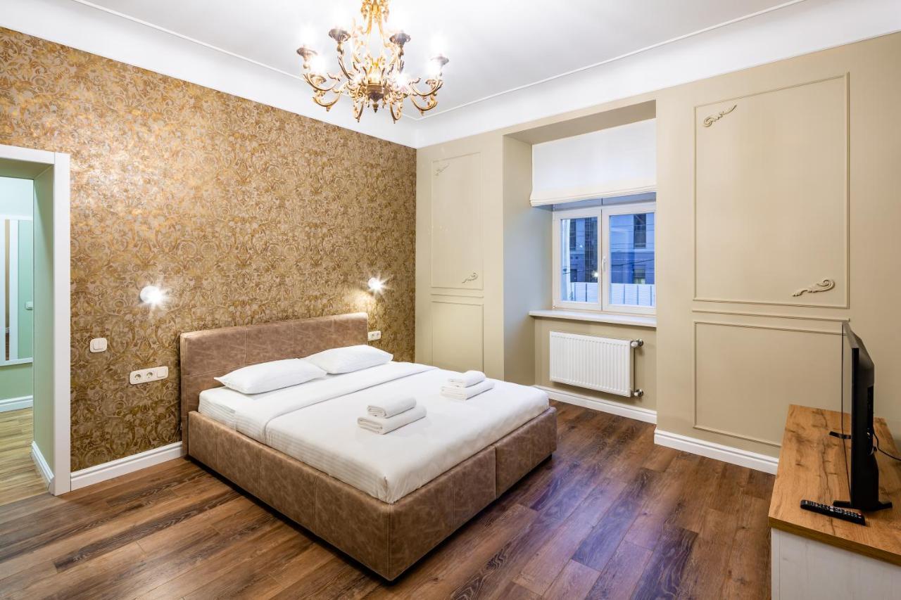 Romari Площа Катедральна 8 Lägenhet Lviv Exteriör bild