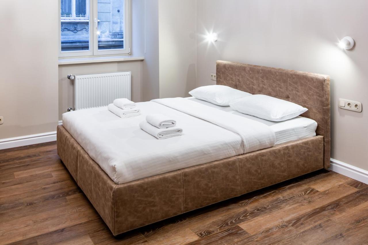 Romari Площа Катедральна 8 Lägenhet Lviv Exteriör bild